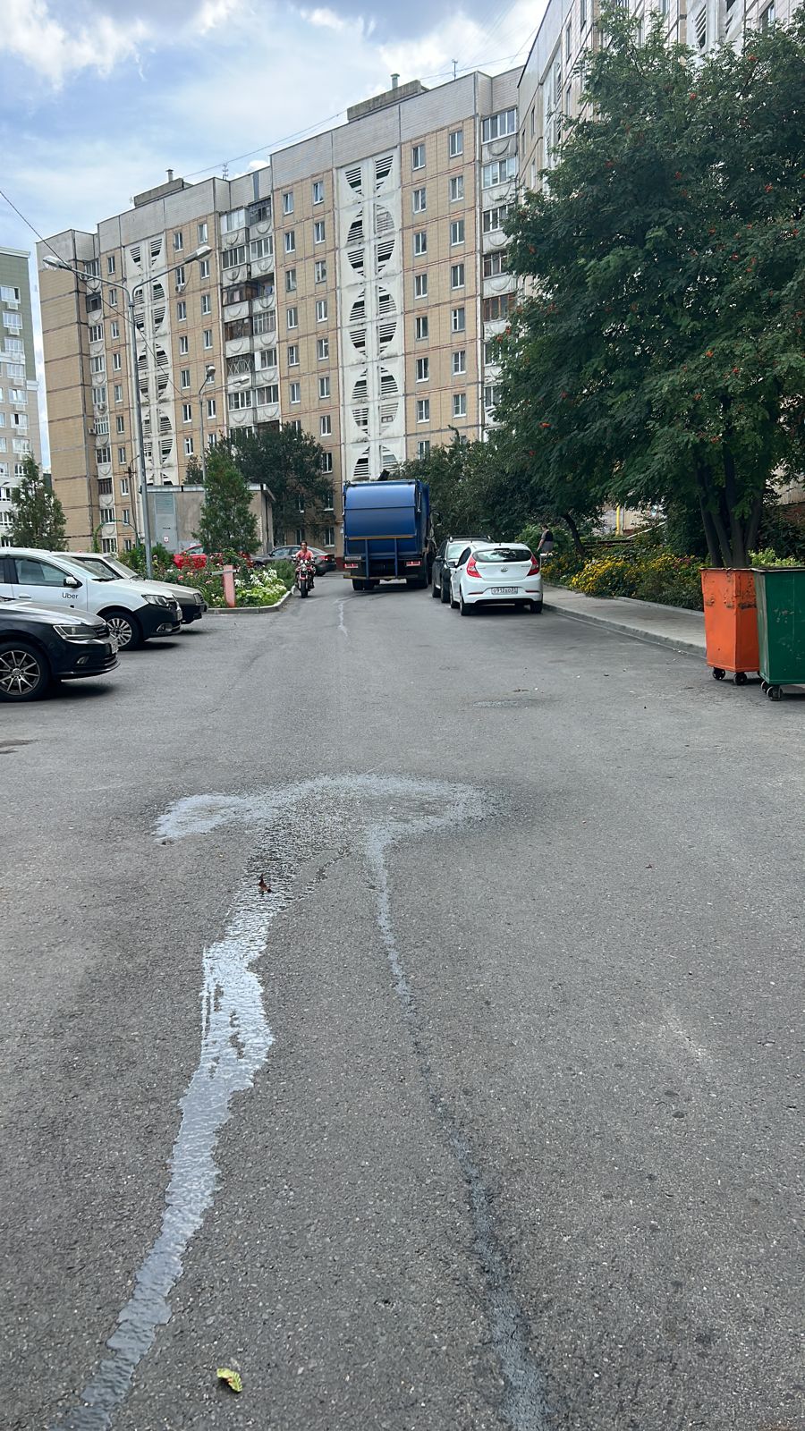 пролив фильтрата из мусоровоза – обсуждаемая сезонная тема в каждом регионе